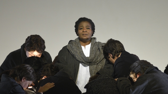 Marie-Josée Lord dans le rôle de Madame Lidoine