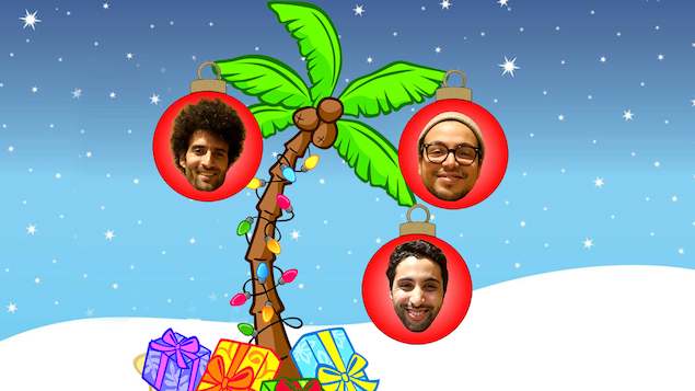 Les visages d'Alex Fredo, de Mehdi Bousaidan et de Reda Saoui dans des boules de Noël qui ornent un palmier.