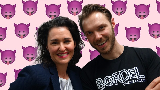Tammy Verge et Martin Vachon sourient après l'enregistrement de l'émission <i>Les petites anecdotes</i>.