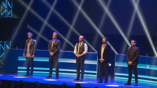 Olivier Niquet, Fred Savard, Fabien Cloutier, Jean-Philippe Wauthier, et Jean-Sébastien Girard dans le spectacle <i>Prédictions 2017</i>