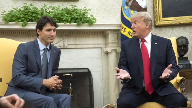 Le premier ministre Justin Trudeau rencontre le président américain Donald Trump à la Maison-Blanche le 11 octobre 2017.