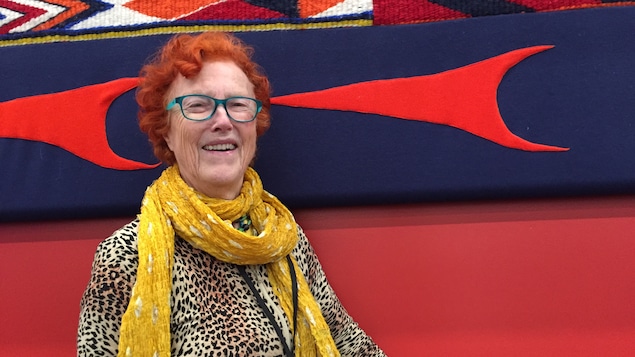 Ruth Scheuing dans les locaux de Radio-Canada Vancouver.