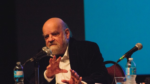 Serge Bouchard prononce une conférence au Musée canadien de l'histoire le 5 octobre 2016.