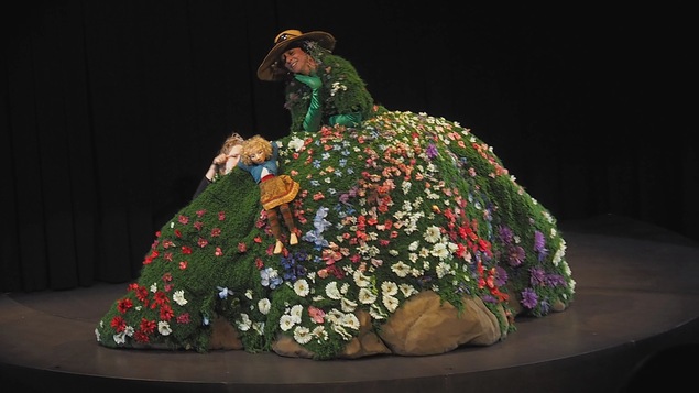 Présentée par le Théâtre de l'Oeil, la pièce «Le coeur en hiver» s'inspire du conte «La Reine des neiges» de Hans Christian Andersen.