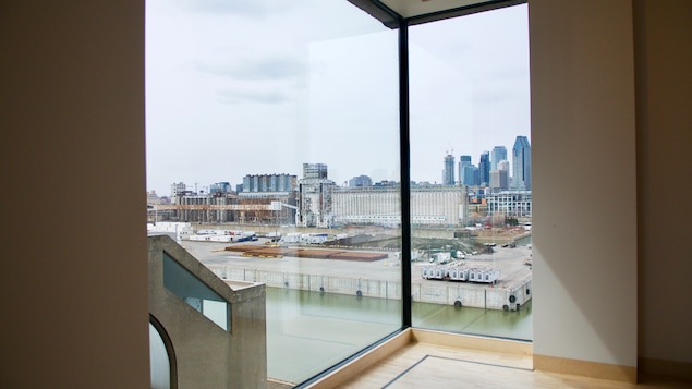 Vue de l'intérieur de l'appartement de l'architecte de Habitat 67.