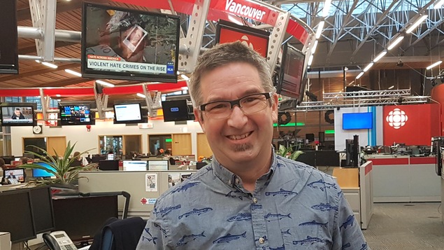 Yvan Morissette dans les studios de Radio-Canada à Vancouver