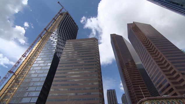 Des tours de verre au centre-ville de Calgary.