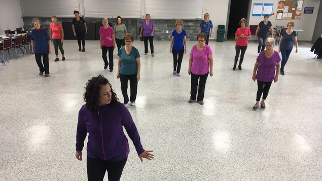 Groupe de femmes participant à une session d'activités physiques