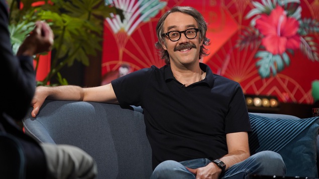François Létourneau est en entrevue dans le studio de Bonsoir bonsoir. François Létourneau est en entrevue dans le studio de Bonsoir bonsoir.