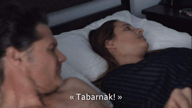 Francis Garand fait le saut en voyant Virginie Francoeur couché dans le lit. Francis Garand fait le saut en voyant Virginie Francoeur couché dans le lit.