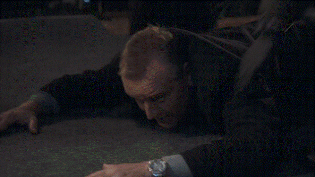Laurent Cloutier qui tire sur Denis Larose. Laurent Cloutier qui tire sur Denis Larose.