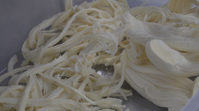 du fromage effiloché vu de près