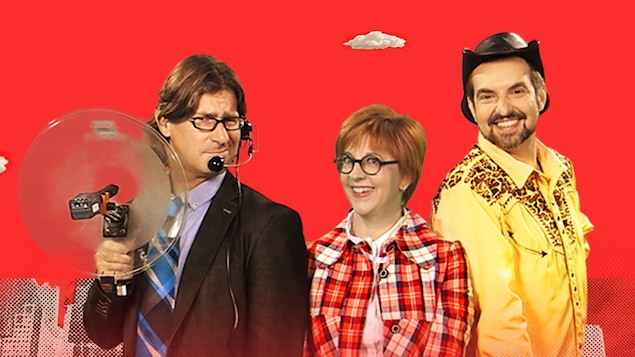 Jean René Dufort, à gauche, tient dans sa main un radar, Chantal Lamarre, au centre, sourit, et à sa gauche, MC Gilles porte son chapeau de cowboy et sourit également. Jean René Dufort, à gauche, tient dans sa main un radar, Chantal Lamarre, au centre, sourit, et à sa gauche, MC Gilles porte son chapeau de cowboy et sourit également.