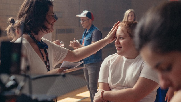 La cinéaste Anne Émond sur son tournage, avec son actrice Alexane Jamieson. La cinéaste Anne Émond sur son tournage, avec son actrice Alexane Jamieson.