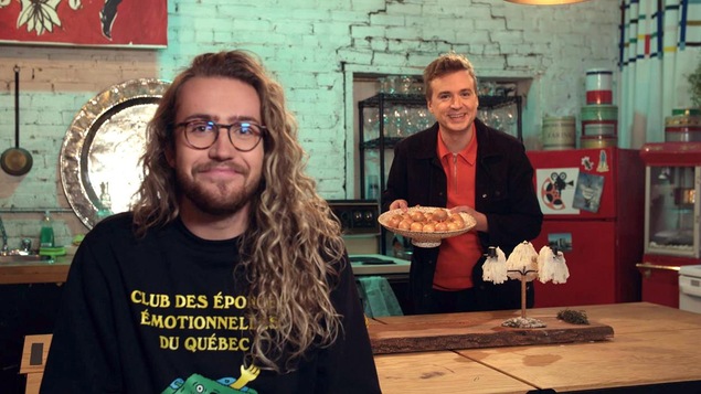 Ils s'amusent en cuisine Ils s'amusent en cuisine