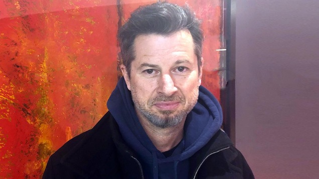 Un gros plan du réalisateur Louis Godbout. Un gros plan du réalisateur Louis Godbout.