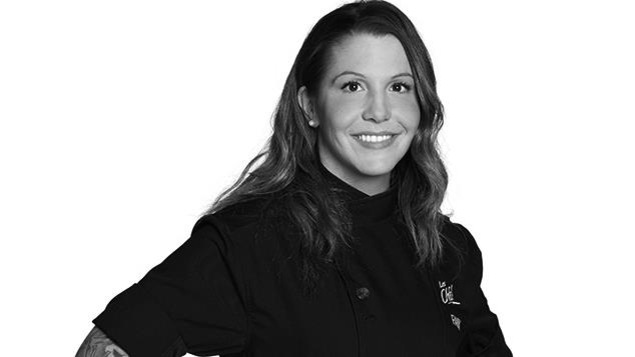 Photo de Fanny en noir et blanc.