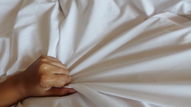 On suppose que la femme a un orgasme