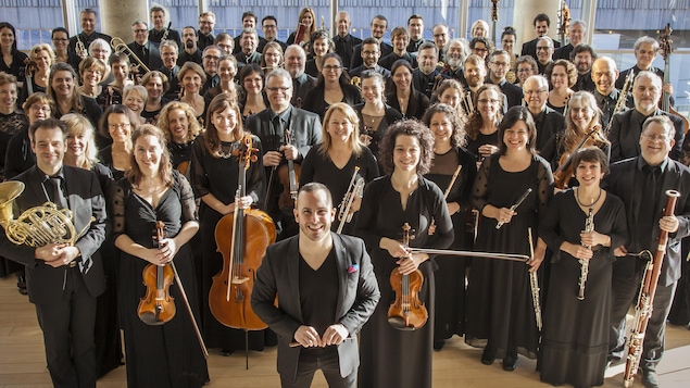 Une vue panoramique de l'orchestre. Une vue panoramique de l'orchestre.