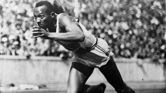Jesse Owens aux Jeux olympiques de 1936 à Berlin