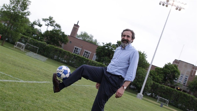 Dr Fernando Alvarez, ex-joueur professionnel de soccer
