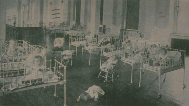 La crèche de la Miséricorde, à Montréal, en 1907