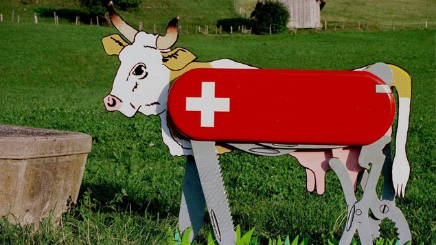 La vache et le couteau-suisse, symboles helvétiques par excellence