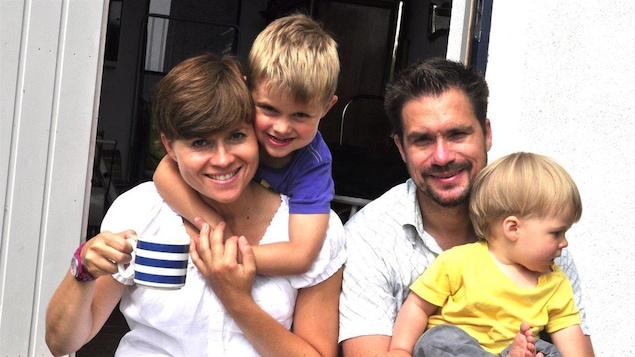 Stéfanie et Erik avec leurs enfants Teo et Robin