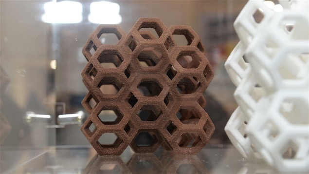 Un gâteau au chocolat créé par une imprimante 3D