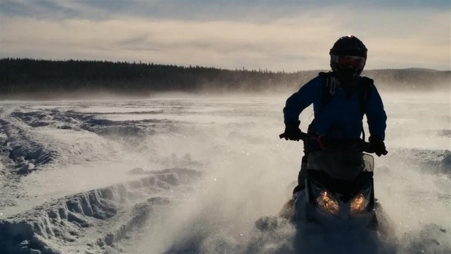 La motoneige s'est imposée dans le paysage nordique canadien.