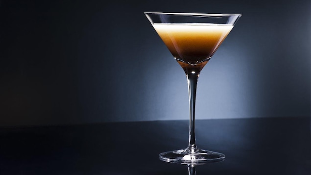 Une boisson à base de gin et de miel