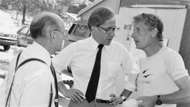 Michel Careau, à droite, lors d'une course de 1300 miles à New York en 1987