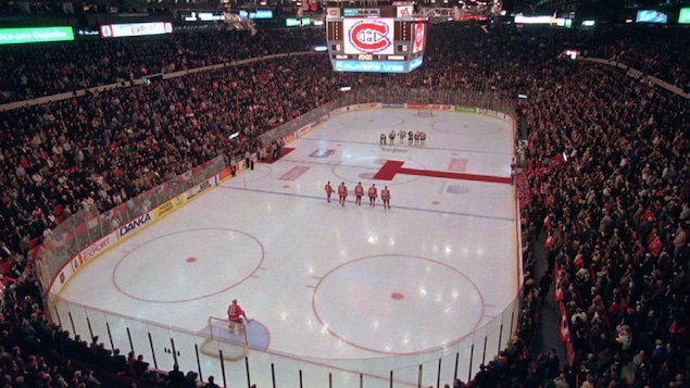 Les Canadiens de Montréal ont joué leur dernier match au Forum le 11 mars 1996.