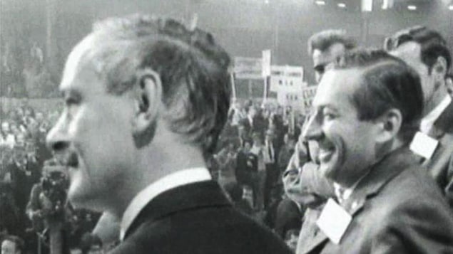 René Lévesque à la conclusion du congrès de fondation du Parti québécois en 1968