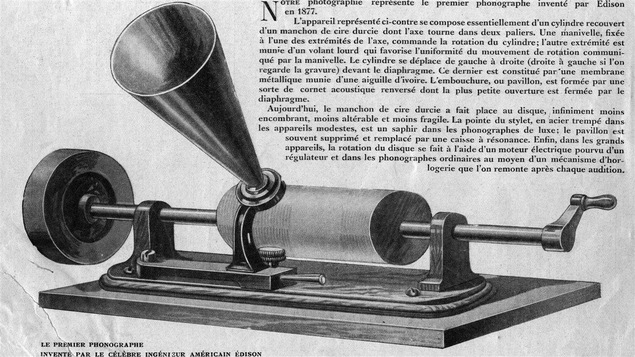 Marius Barbeau utilisait le phonographe inventé par Edison pour enregistrer les chants autochtones et franco-canadiens.