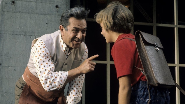 Les comédiens Olivier Guimond et Marc Labrèche en 1970, durant le tournage d'<i>À la branche d'Olivier</i>