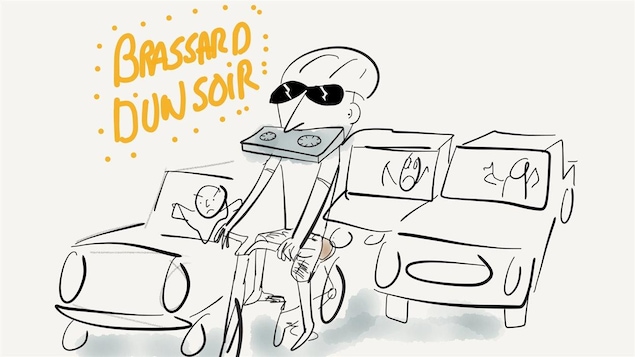 À vélo, Pierre Brassard livre sa huitième émission.