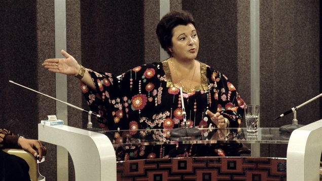 Lise Payette présente un invité le 23 juillet 1974.