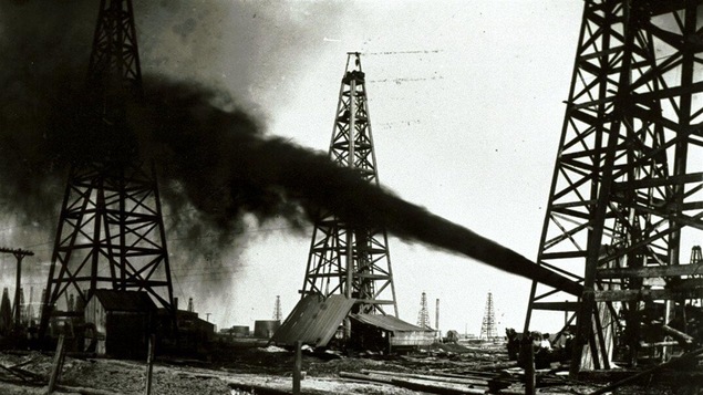 Un champs pétrolifère en 1901