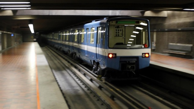 Un train du métro de Montréal