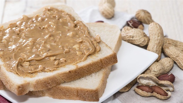 Un sandwich au beurre d'arachide