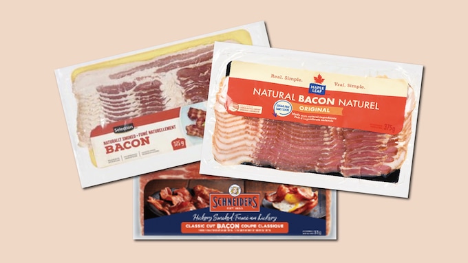 Trois paquets de bacon de différentes marques.