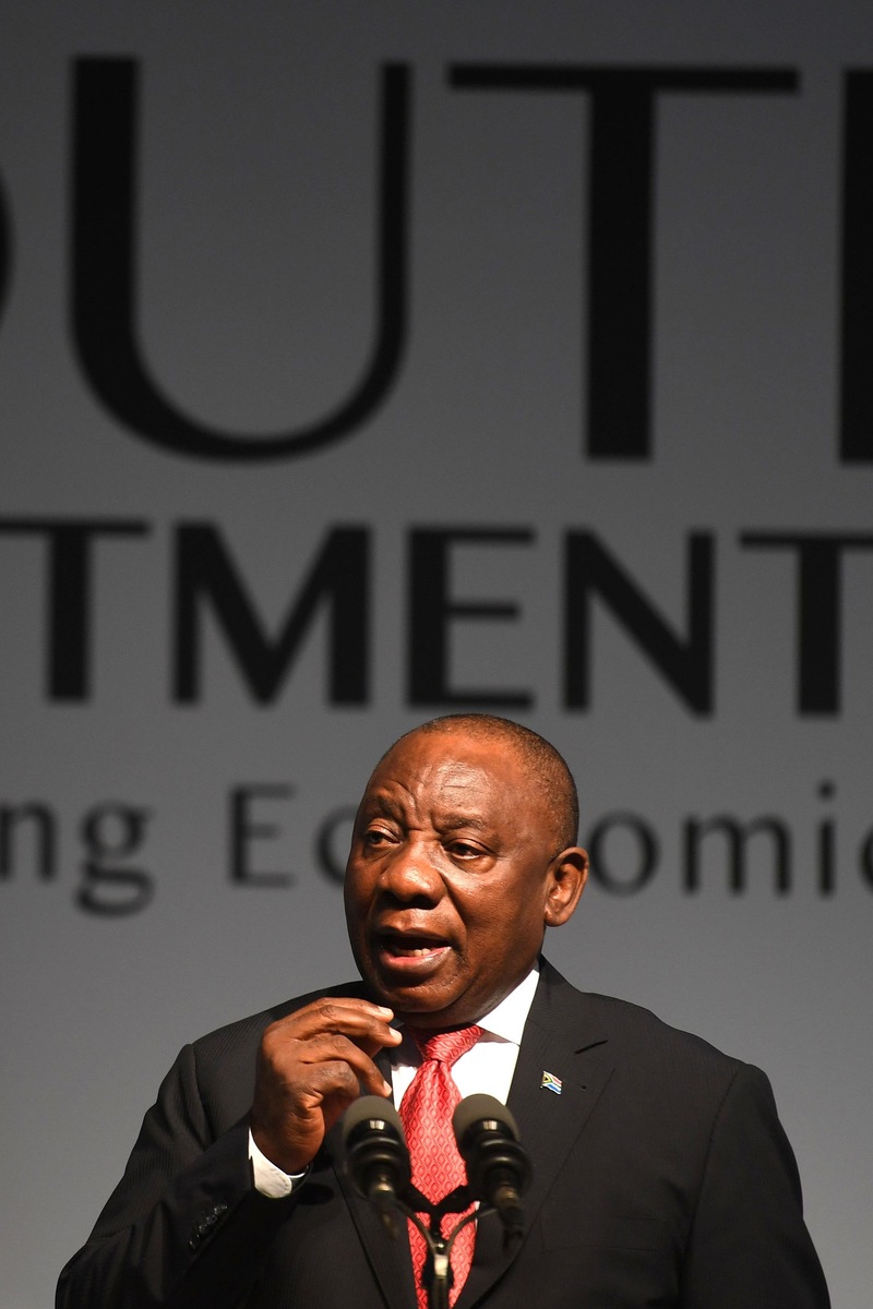 Cyril Ramaphosa prononce un discours lors d'une conférence sur l'investissement le 26 octobre 2018 à Johannesburg.