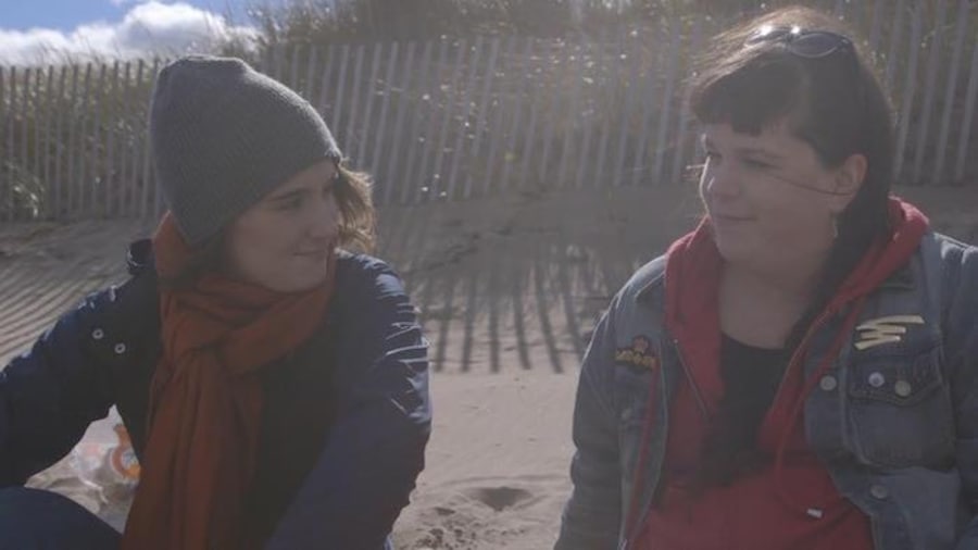 Florence Brunet et Céleste Godin dans le court métrage COURAGE! Florence Brunet et Céleste Godin dans le court métrage COURAGE!