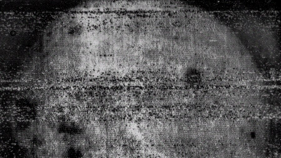 Première image de très basse qualité de la face cachée de la Lune Première image de très basse qualité de la face cachée de la Lune