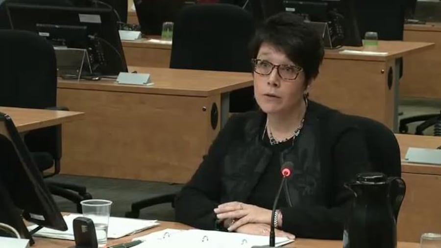 Nathalie Noël, directrice à la Direction des enquêtes et de la surveillance des marchés au ministère des Transports du Québec, lors de son passage à la commission Charbonneau en 2014 Nathalie Noël, directrice à la Direction des enquêtes et de la surveillance des marchés au ministère des Transports du Québec, lors de son passage à la commission Charbonneau en 2014
