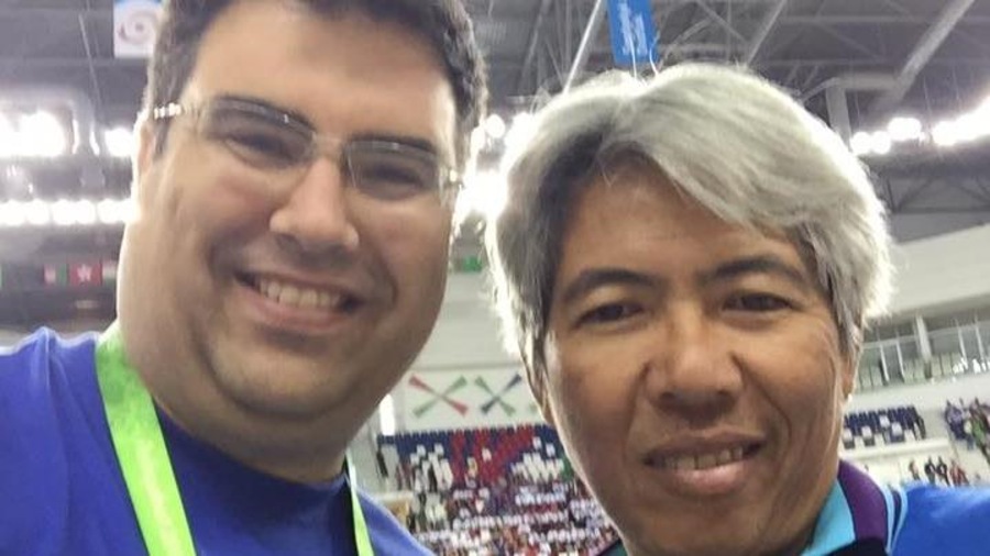 Sylvain Richard avec le commissaire Thaïlandais Nutaphong, aux 2017 Ashgabat Turkmenistan Asian Indoor Games. Ce dernier lui a parlé toute la semaine du Tour de l'Abitibi. Sylvain Richard avec le commissaire Thaïlandais Nutaphong, aux 2017 Ashgabat Turkmenistan Asian Indoor Games. Ce dernier lui a parlé toute la semaine du Tour de l'Abitibi.