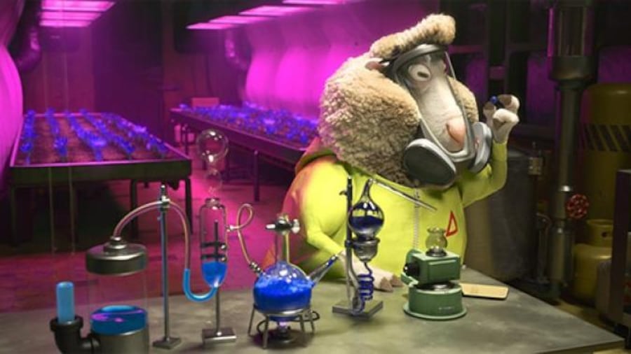 Un mouton en tenue de laborantin jaune dans un laboratoire plein de bouteilles remplies d'un liquide bleu. Un mouton en tenue de laborantin jaune dans un laboratoire plein de bouteilles remplies d'un liquide bleu.