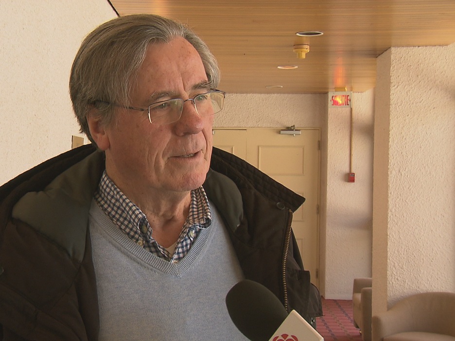 Olivier Chatillon est venu de Gaspé pour se prévaloir de son droit de vote par procuration Olivier Chatillon est venu de Gaspé pour se prévaloir de son droit de vote par procuration