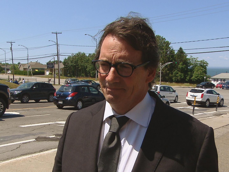 Le grand patron de l'empire Quebecor et grand ami de Charles Albert, Pierre Karl Péladeau. Le grand patron de l'empire Quebecor et grand ami de Charles Albert, Pierre Karl Péladeau.